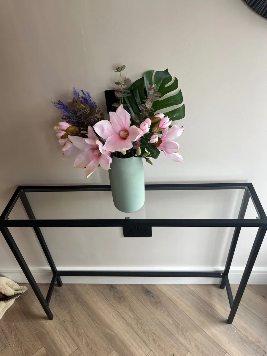 Console Table - Image 1