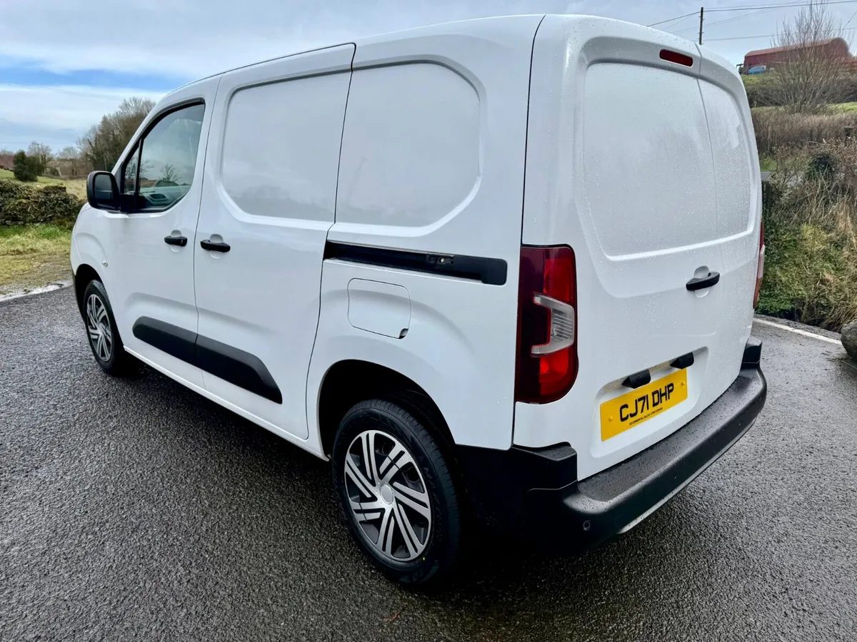 2022 Citroen Berlingo Enterprise Pro  (VRT €250) - Image 4