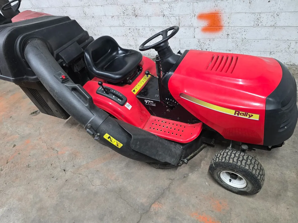 Ride on mowers - Image 3