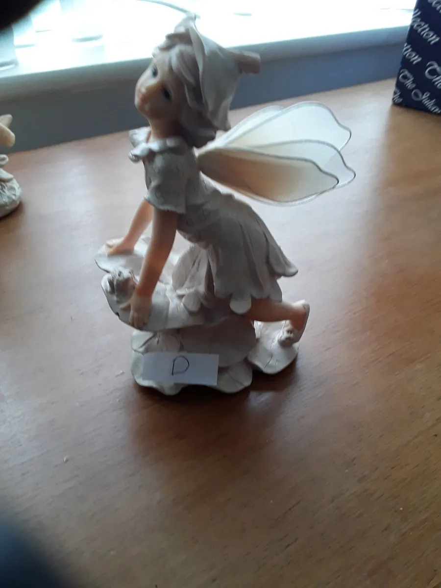 Selection of fairy ornaments in boxes - Image 4