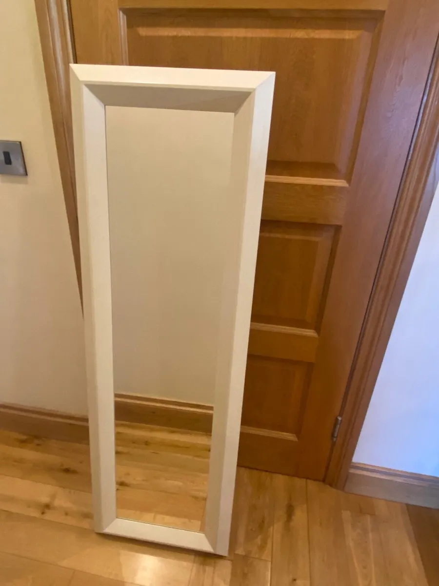 Bedroom freestanding mirror . - Image 2