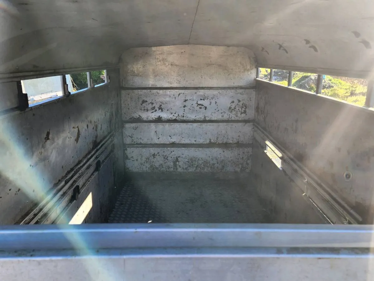 Ifor williams cattle trailer 12 x 6 - Image 2