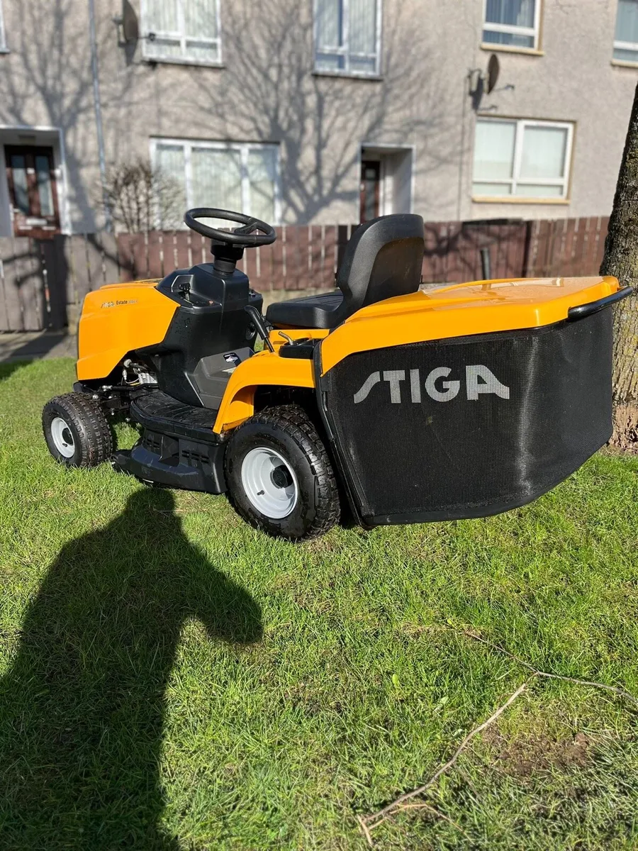 Stiga 3084H petrol ride on lawnmower - Image 3