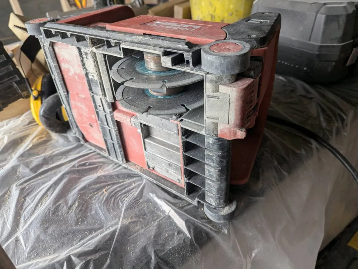 Hilti DC-SE20 wall chasing cutter - Image 2