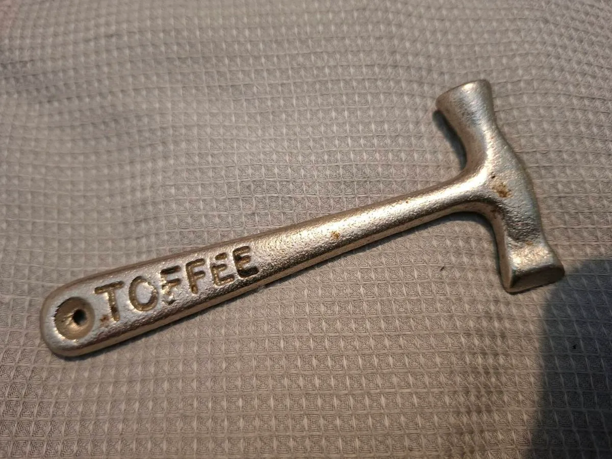 Vintage Walkers Toffee Hammer - Image 3