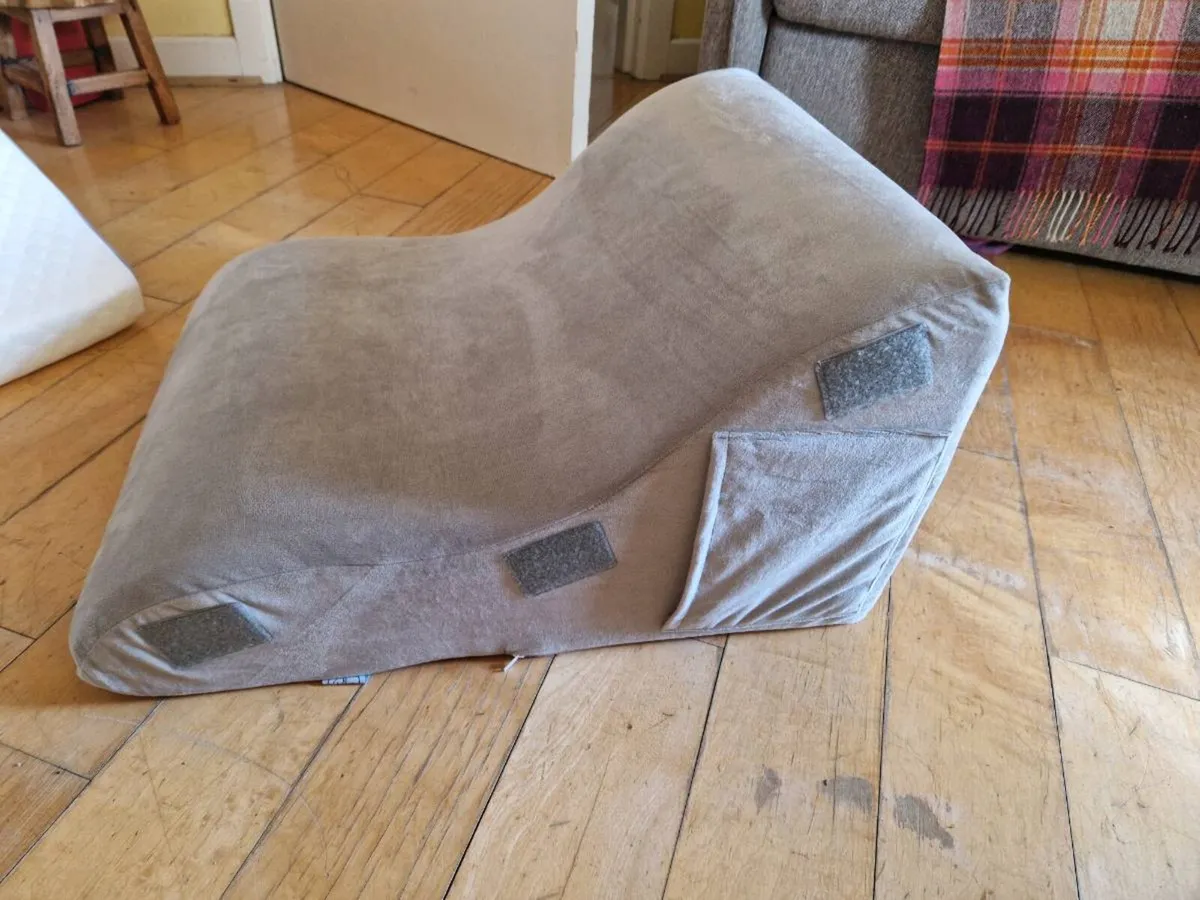 Orthopedic support cushions - Image 1