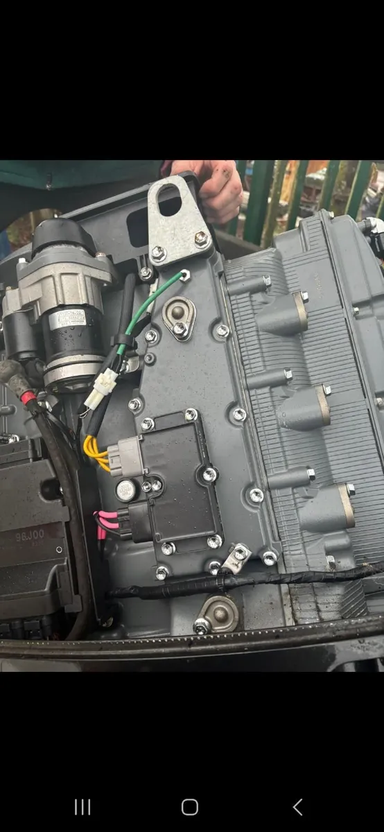 Suzuki outboard 150 four stroke engine - Image 2