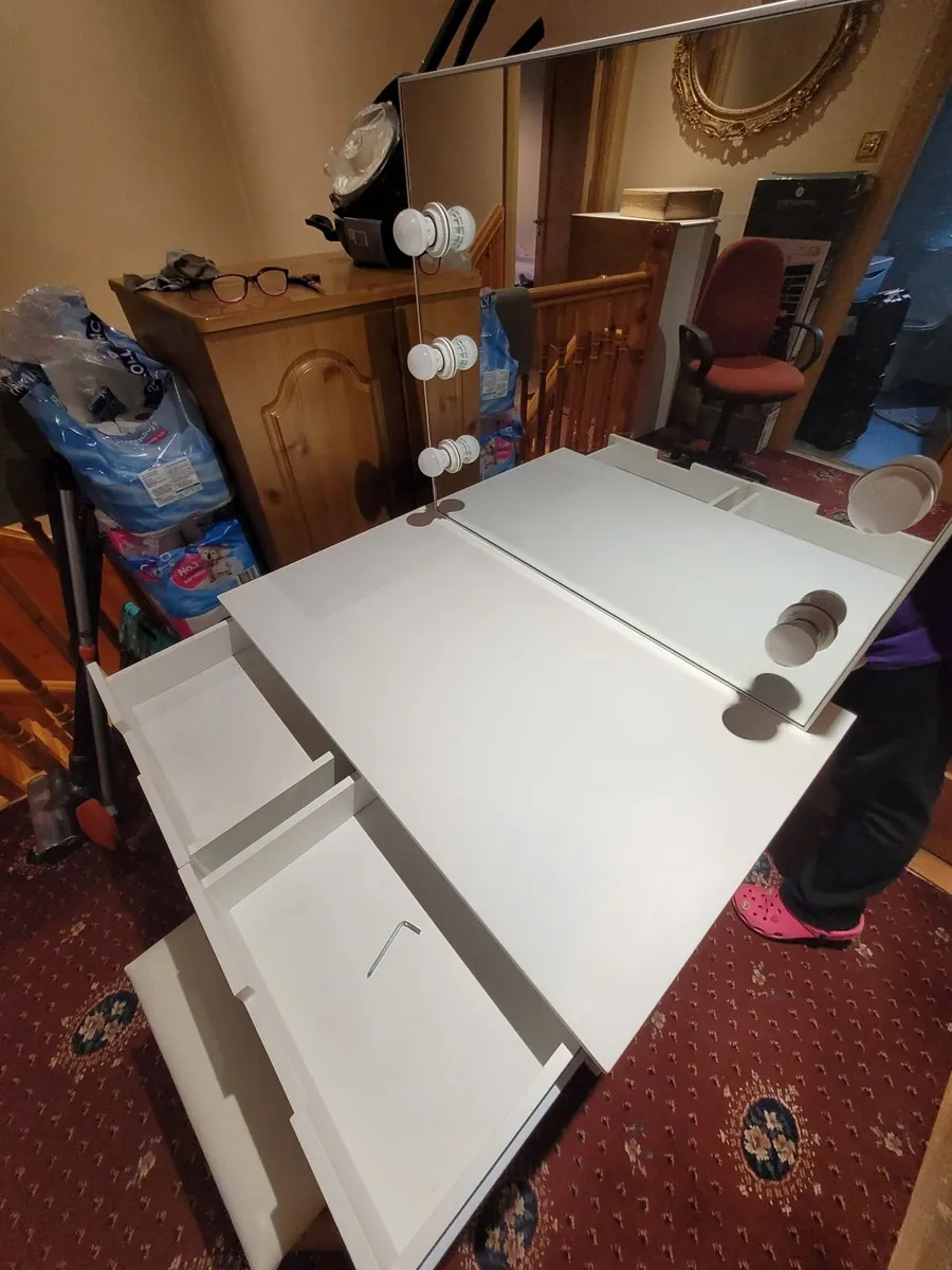 Vanity table - Image 4