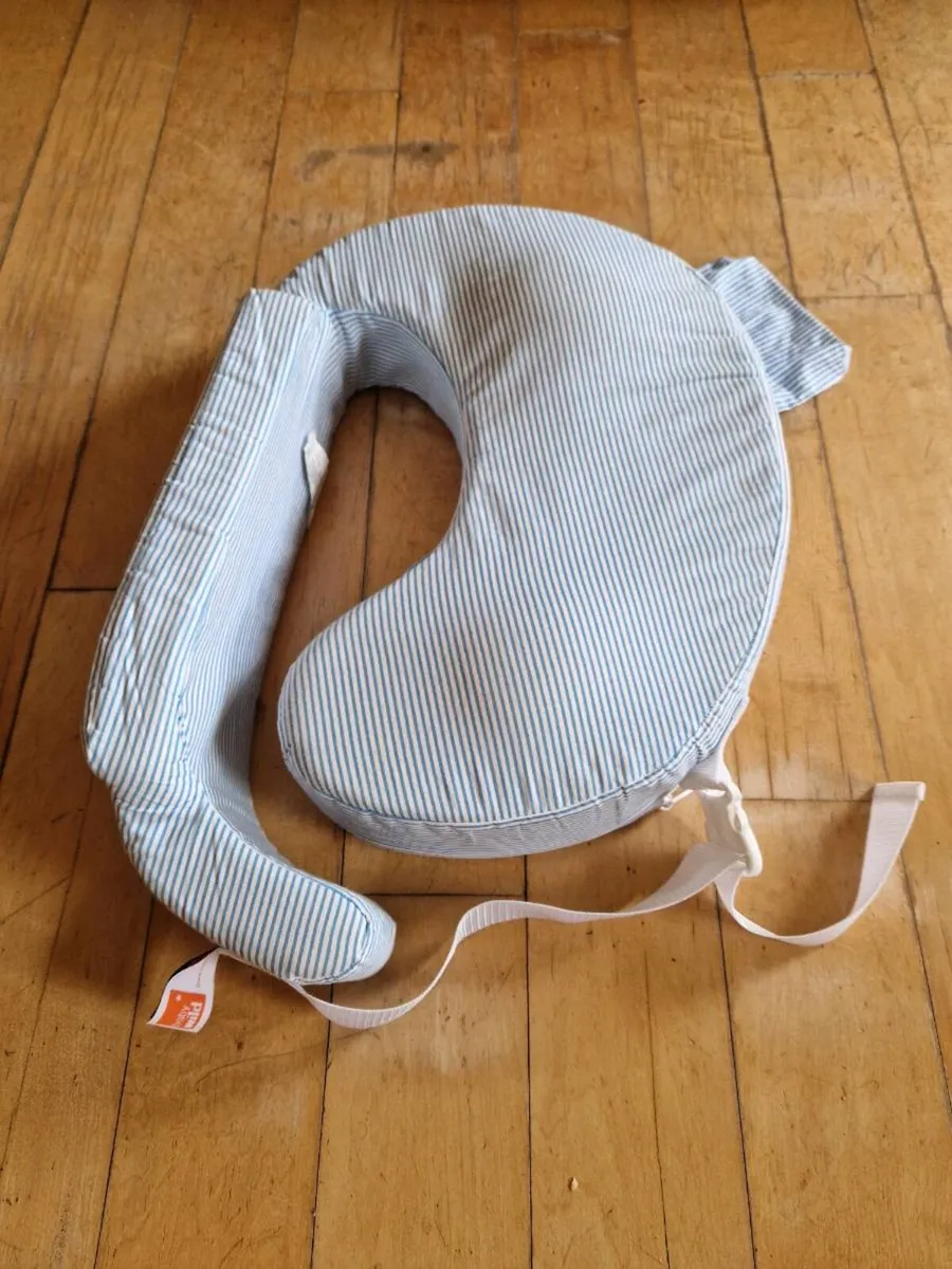 Breastfeeding pillow - Image 1