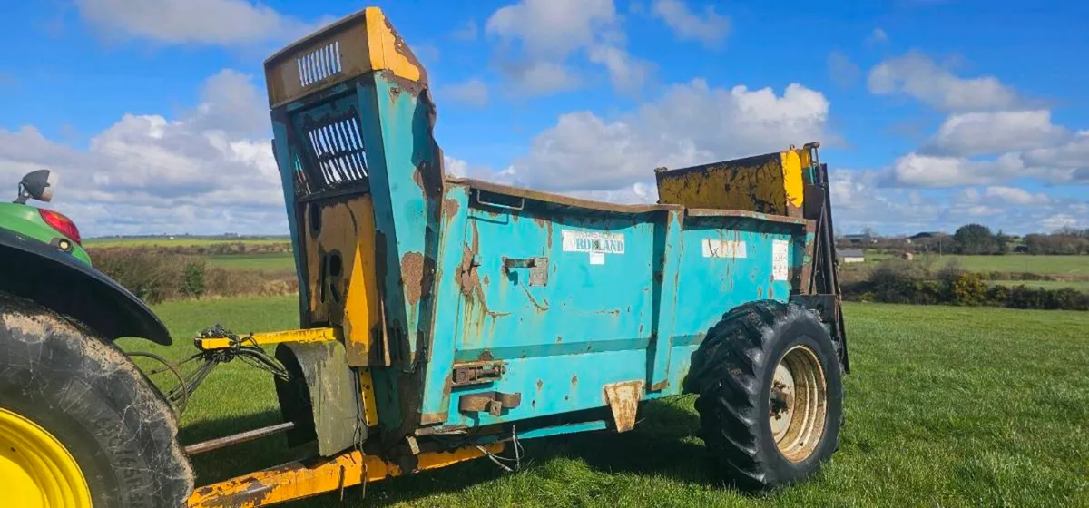 Holland v2-110 spreader - Image 1