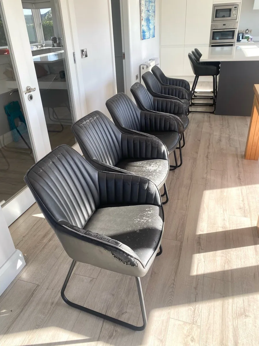6 Dinning chairs - FREE - Image 1