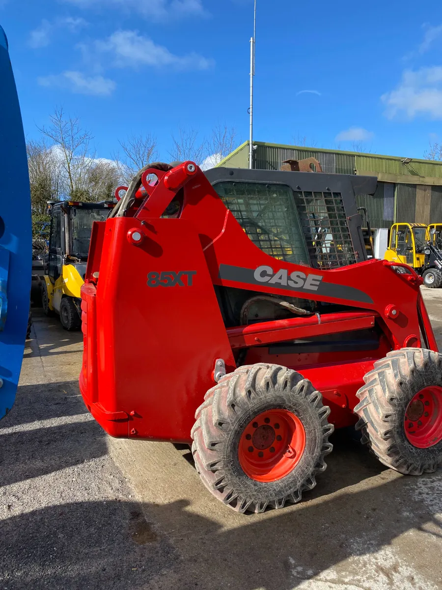 Case 85 XT Skidsteer Loader - Image 3