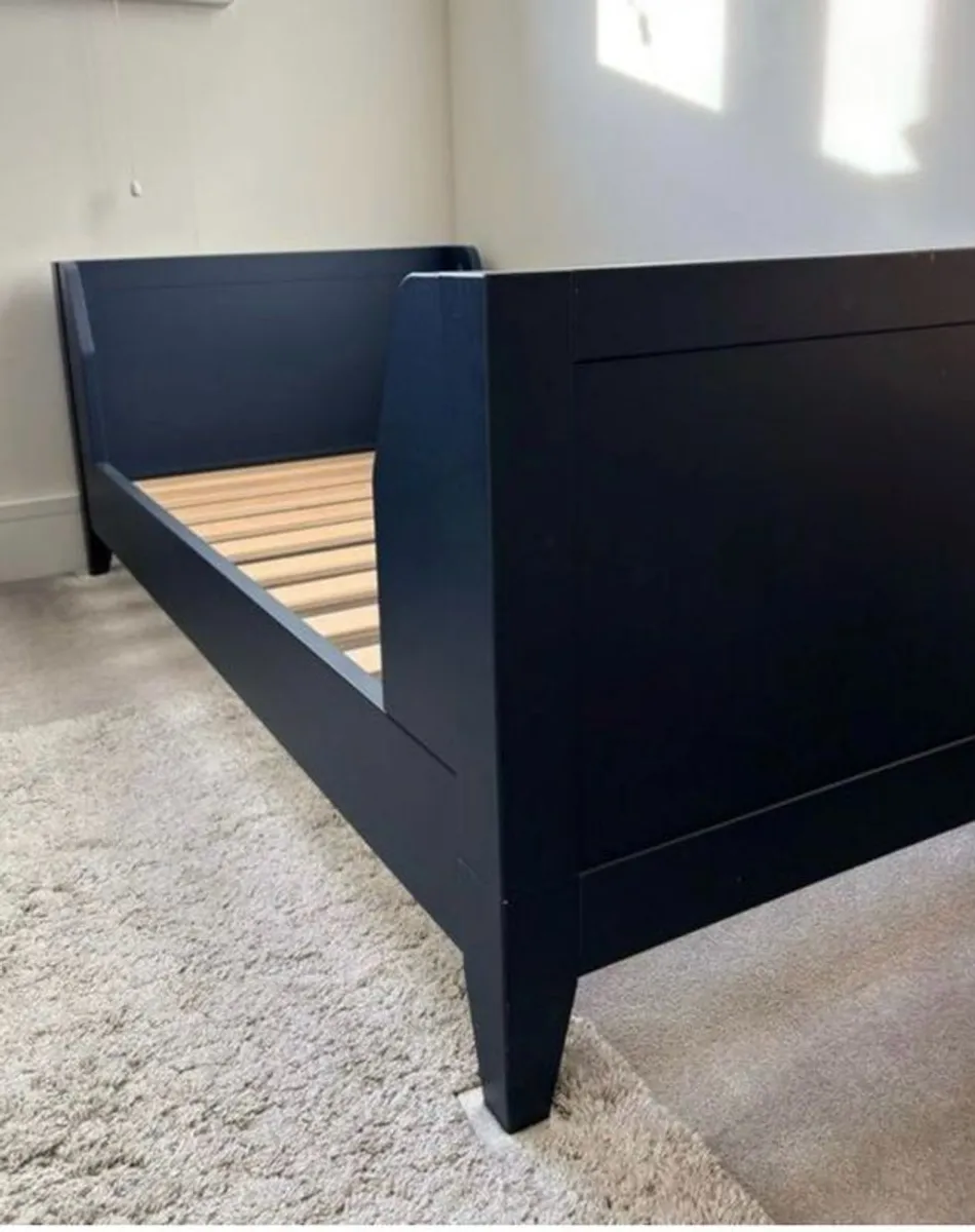 Mamas & Papas Melfi Cot/ Cot Bed (Converts to Toddler Bed) - Image 3