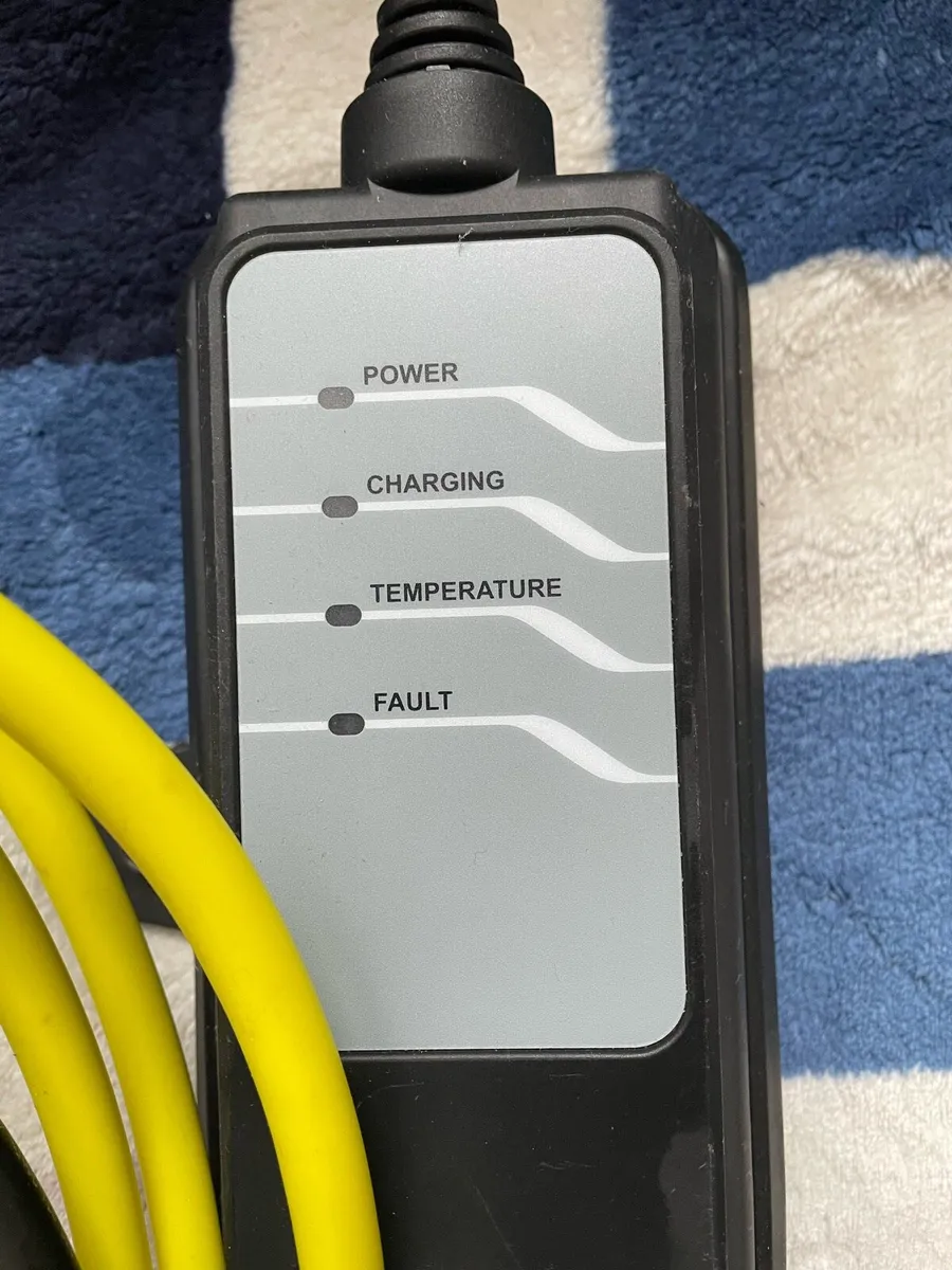 Charging cable - Image 1