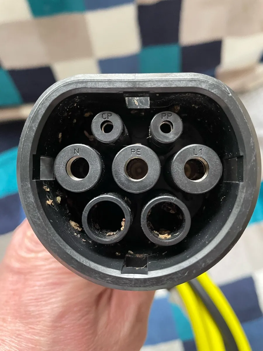 Charging cable - Image 2