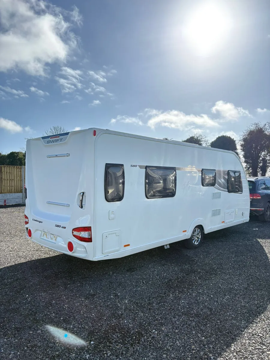 2019 Swift 4 Berth Fixed Island Bed Caravan - Image 4