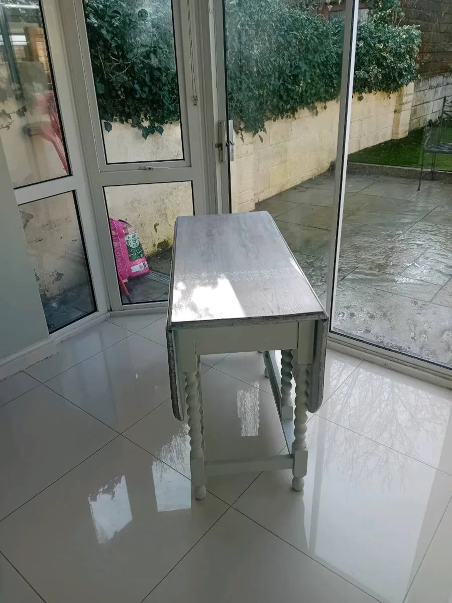 Dining table - Image 3