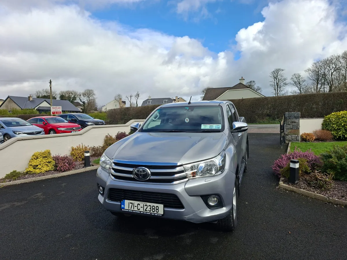 Toyota Hilux 2017 - Image 2