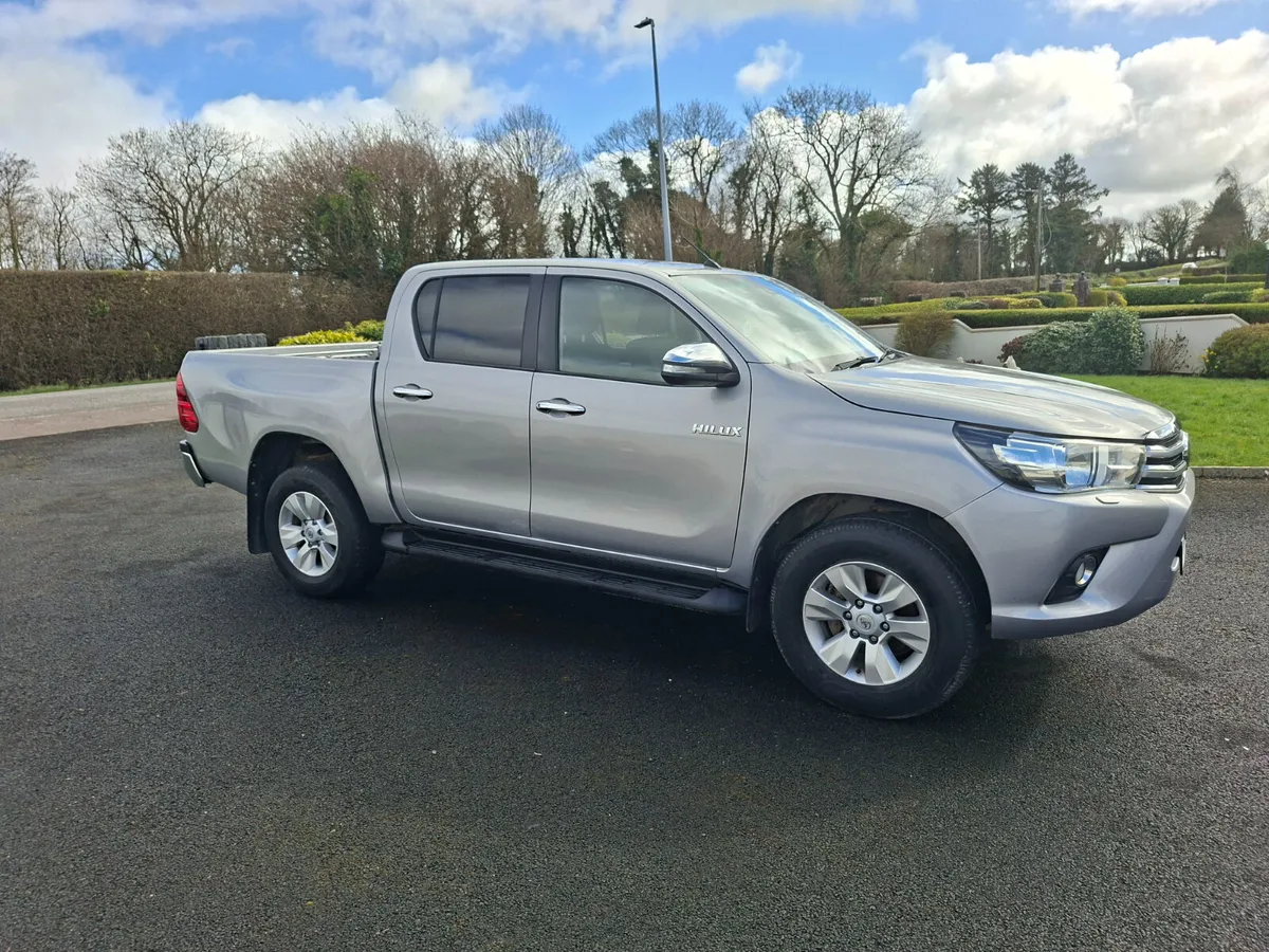 Toyota Hilux 2017 - Image 1