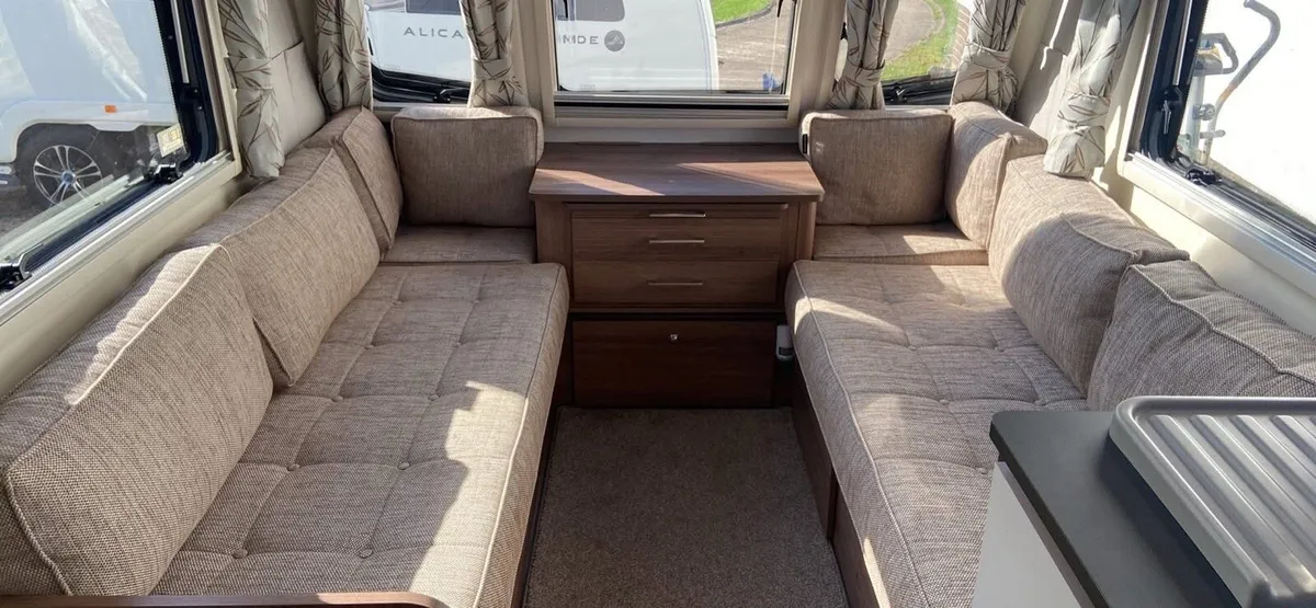 Luxury 2/3 Berth Bailey Madrid 2018 Caravan - Image 3