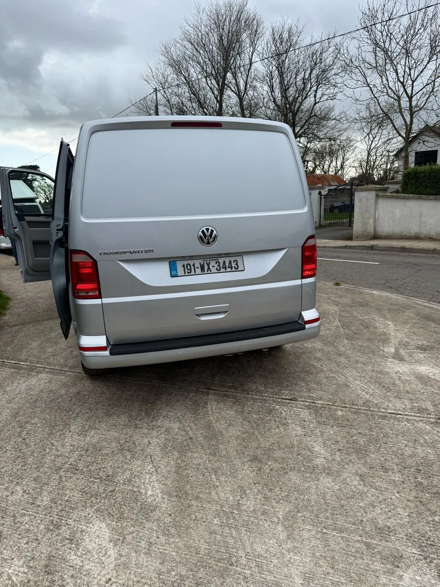 Volkswagen transporter - Image 4