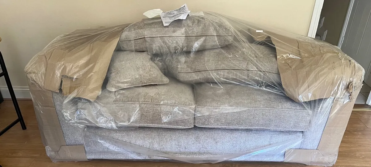 Sofa, unopened, 'Hartshire' from RightStyle Furnit - Image 2