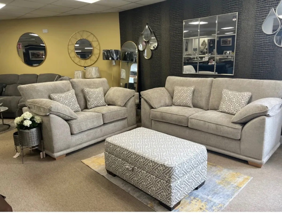 Sofa, unopened, 'Hartshire' from RightStyle Furnit - Image 3