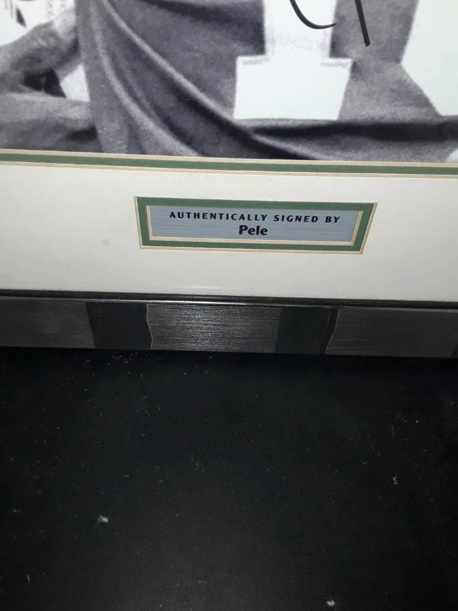 Pele signed picture with certificate - Image 3