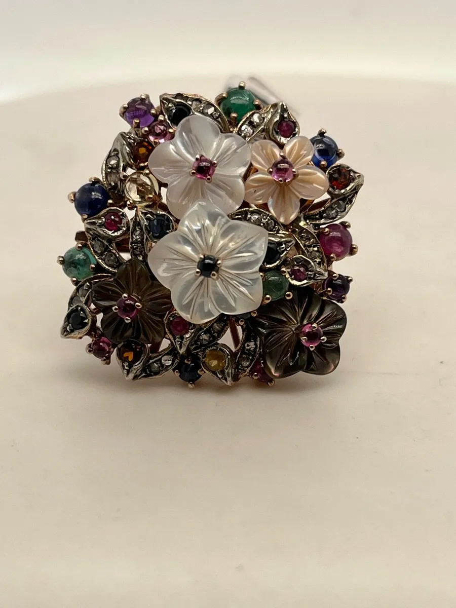9k rose gold multi stone bouquet ring with shell. - Image 3
