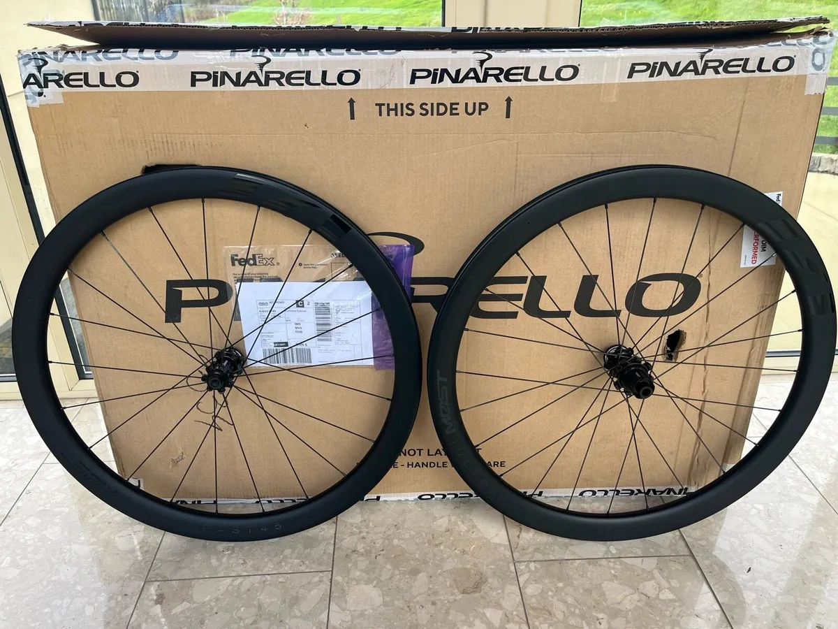 Pinarello Most Ultrafast 45 carbon wheels - Image 1