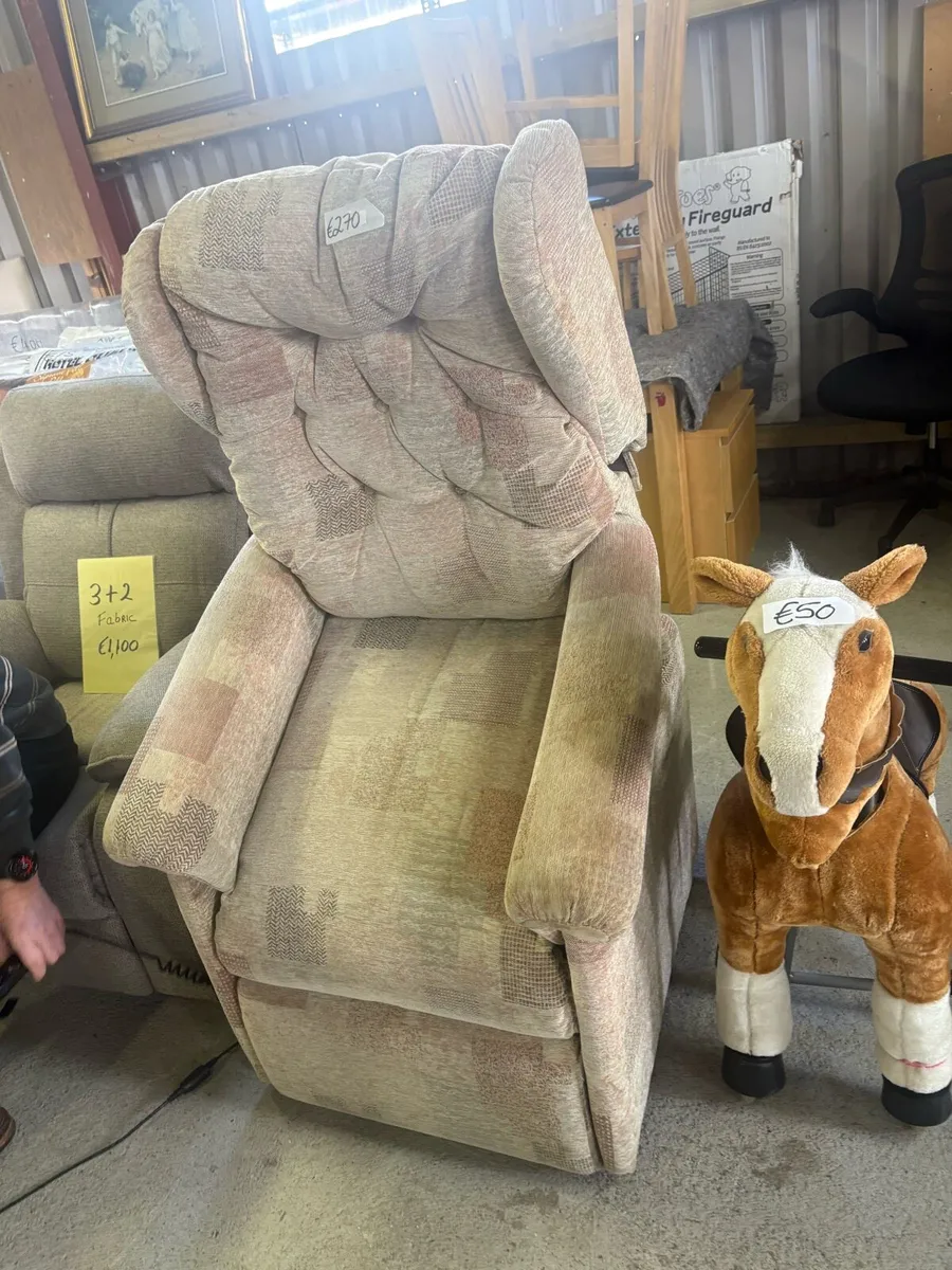 Lift and rise chair - Image 2