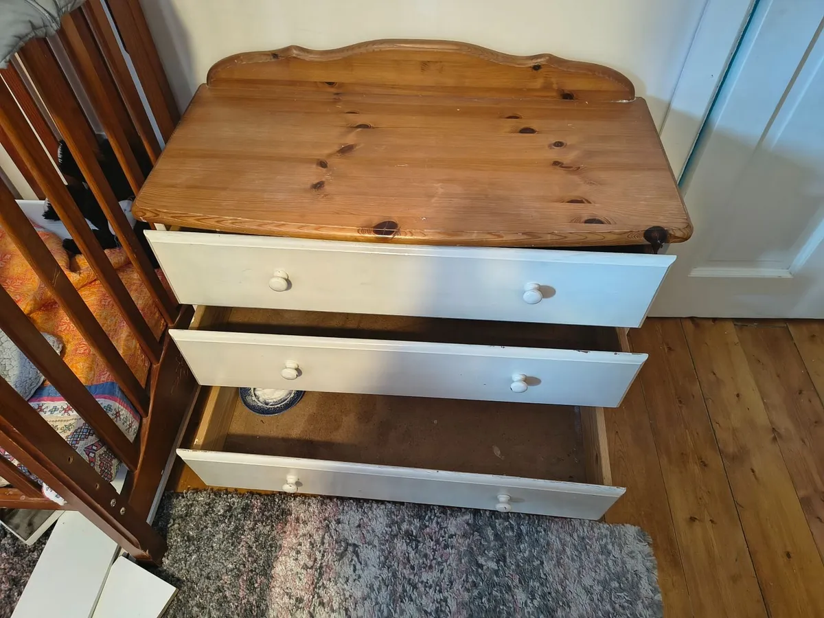 Chest of drawers - Image 2