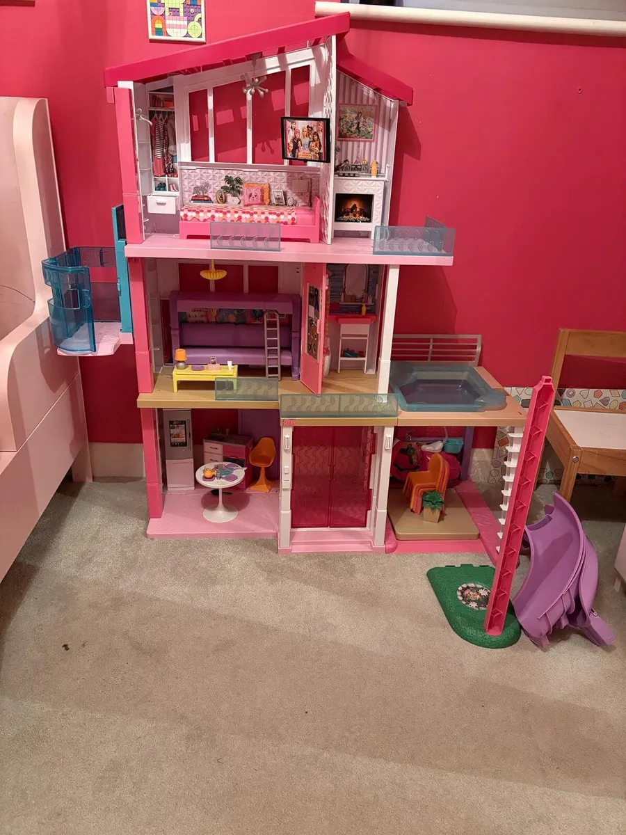 Barbie dreamhouse - Image 1