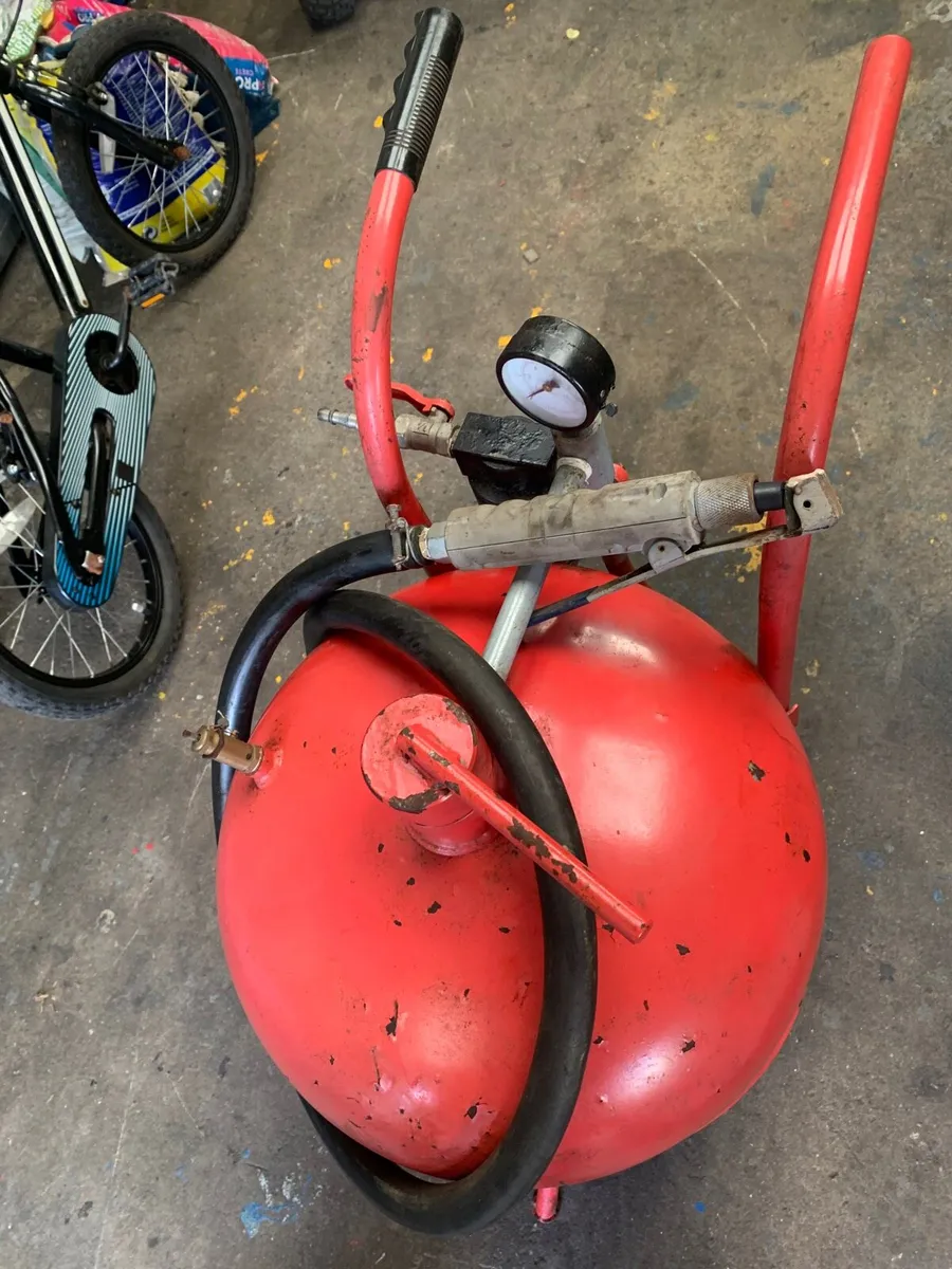 Sand blasting pot - Image 3