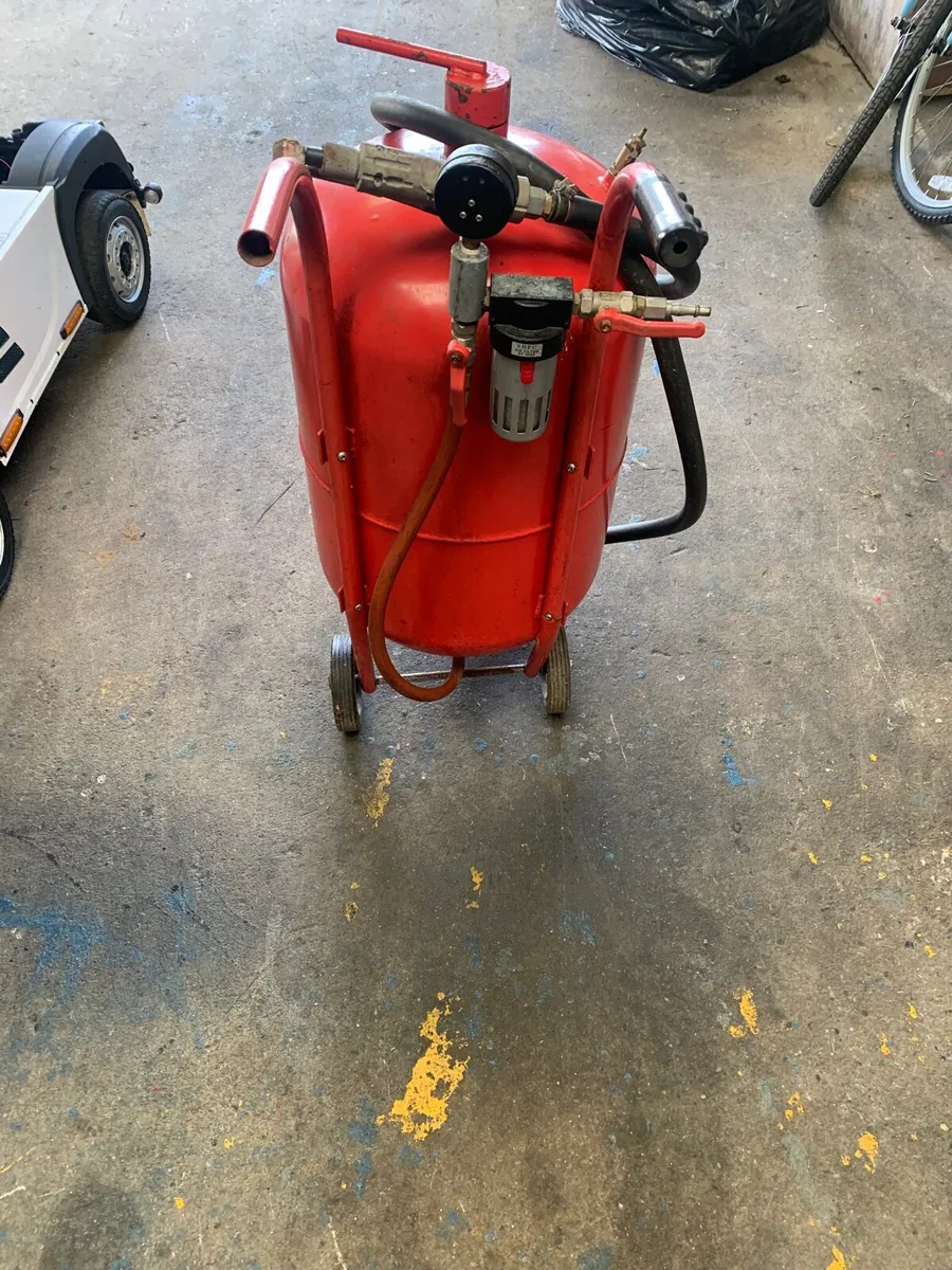 Sand blasting pot - Image 2