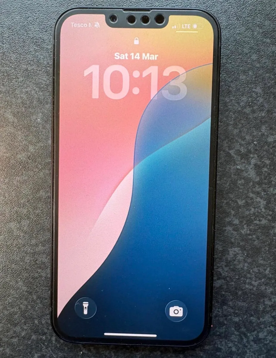 iPhone 16 e brand new - Image 3