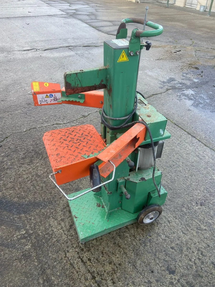 Log splitter - Image 1