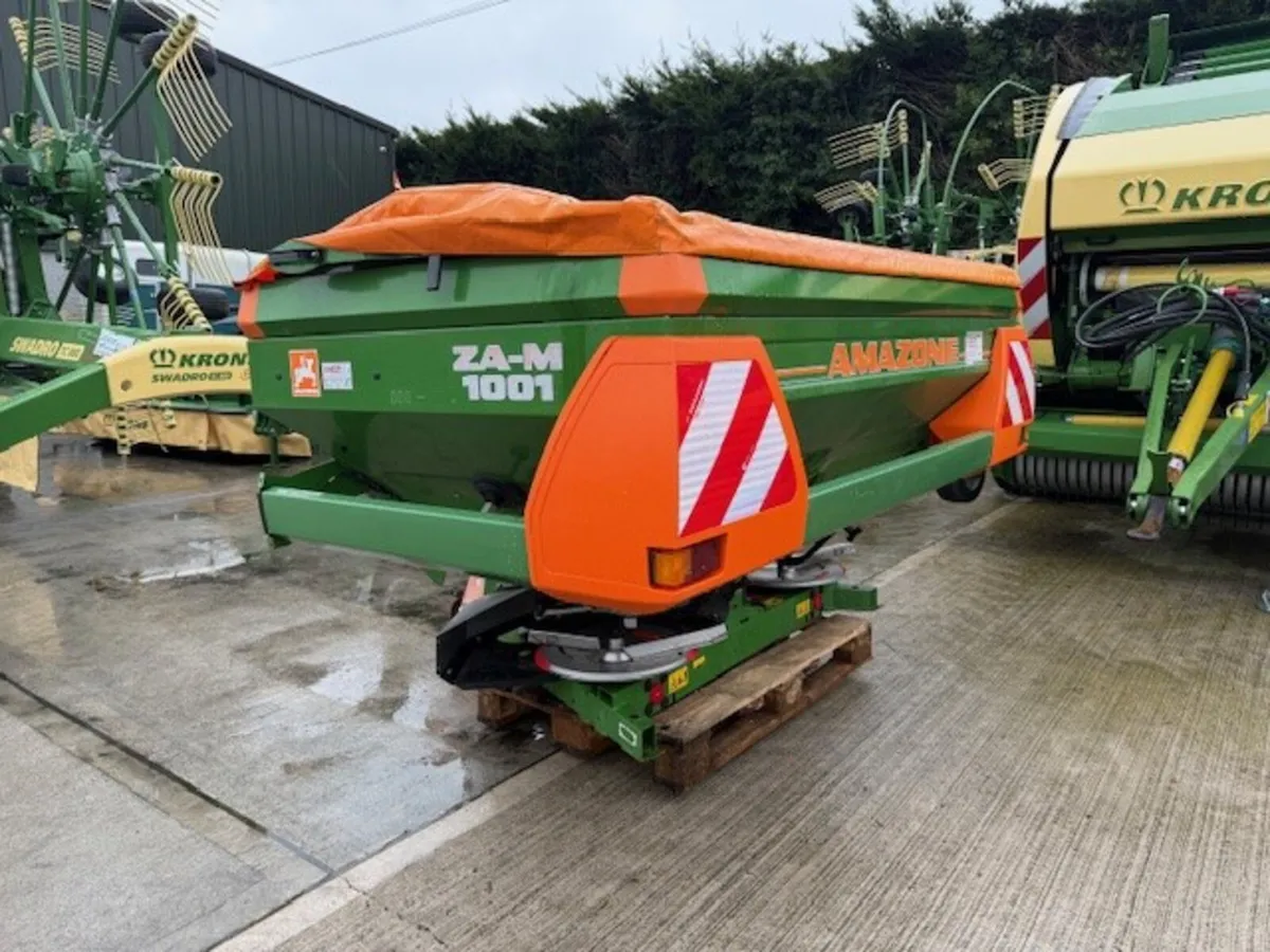 Amazone ZAM 1001 Classic Line Fertiliser Spreader - Image 2