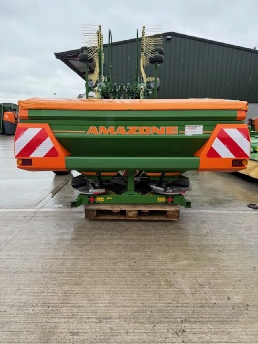 Amazone ZAM 1001 Classic Line Fertiliser Spreader - Image 1