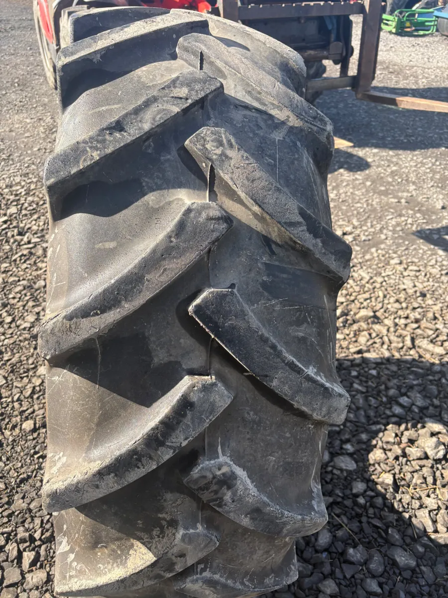 420 85 by28 front tyres - Image 1