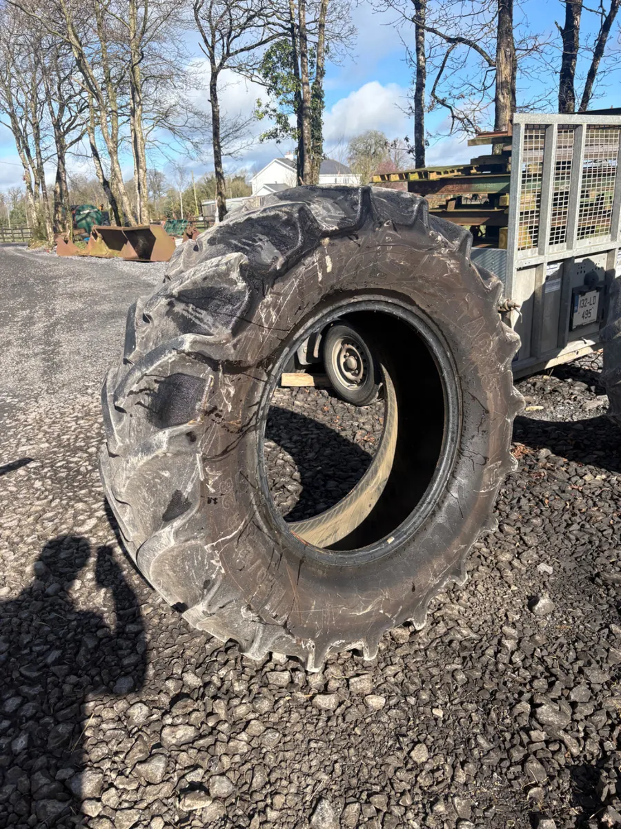 420 85 by28 front tyres - Image 3