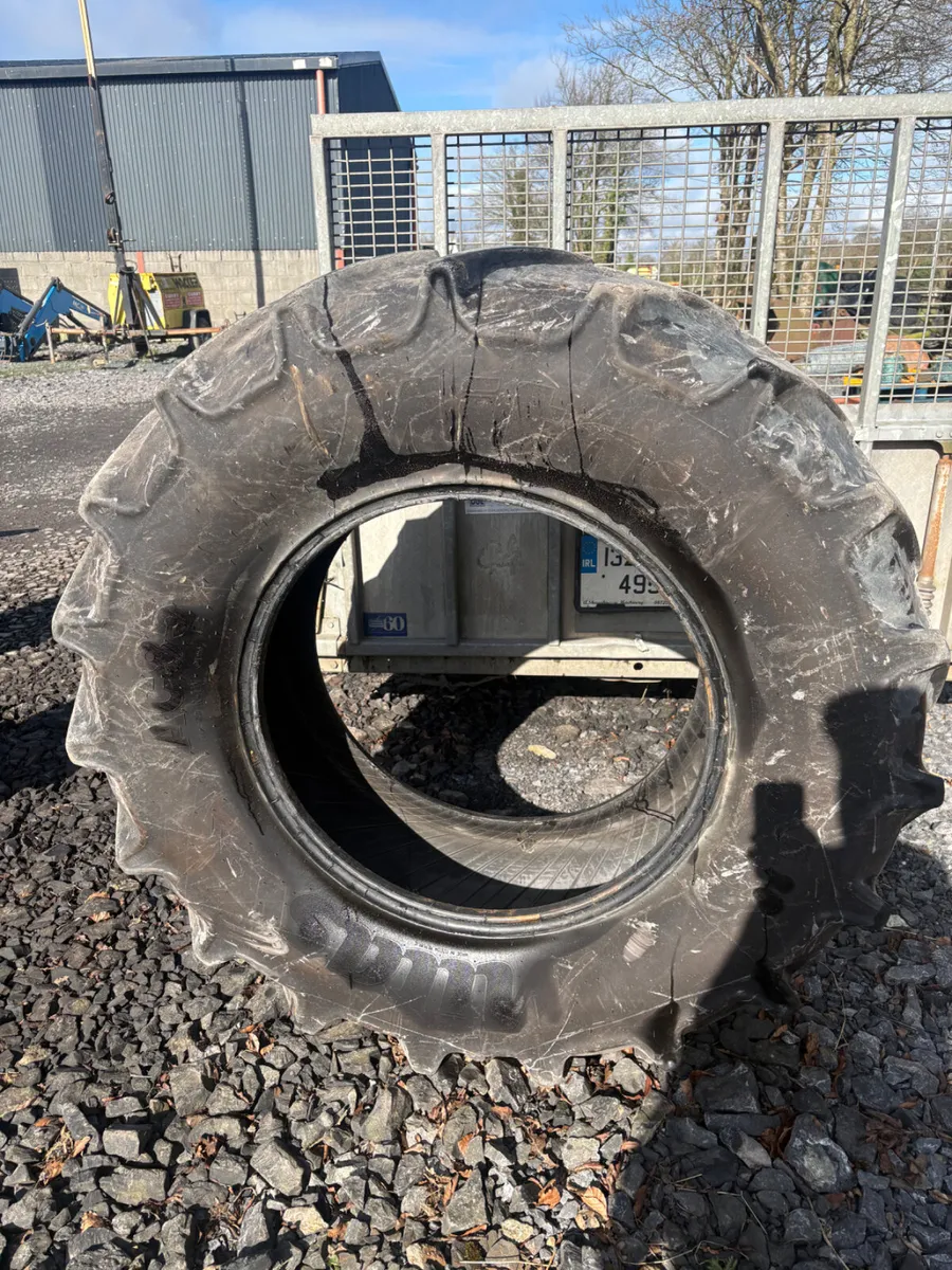 420 85 by28 front tyres - Image 4