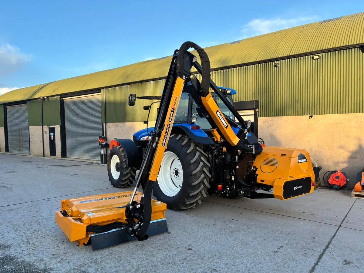 Mcconnel PA6585T Hedgecutter - Image 3