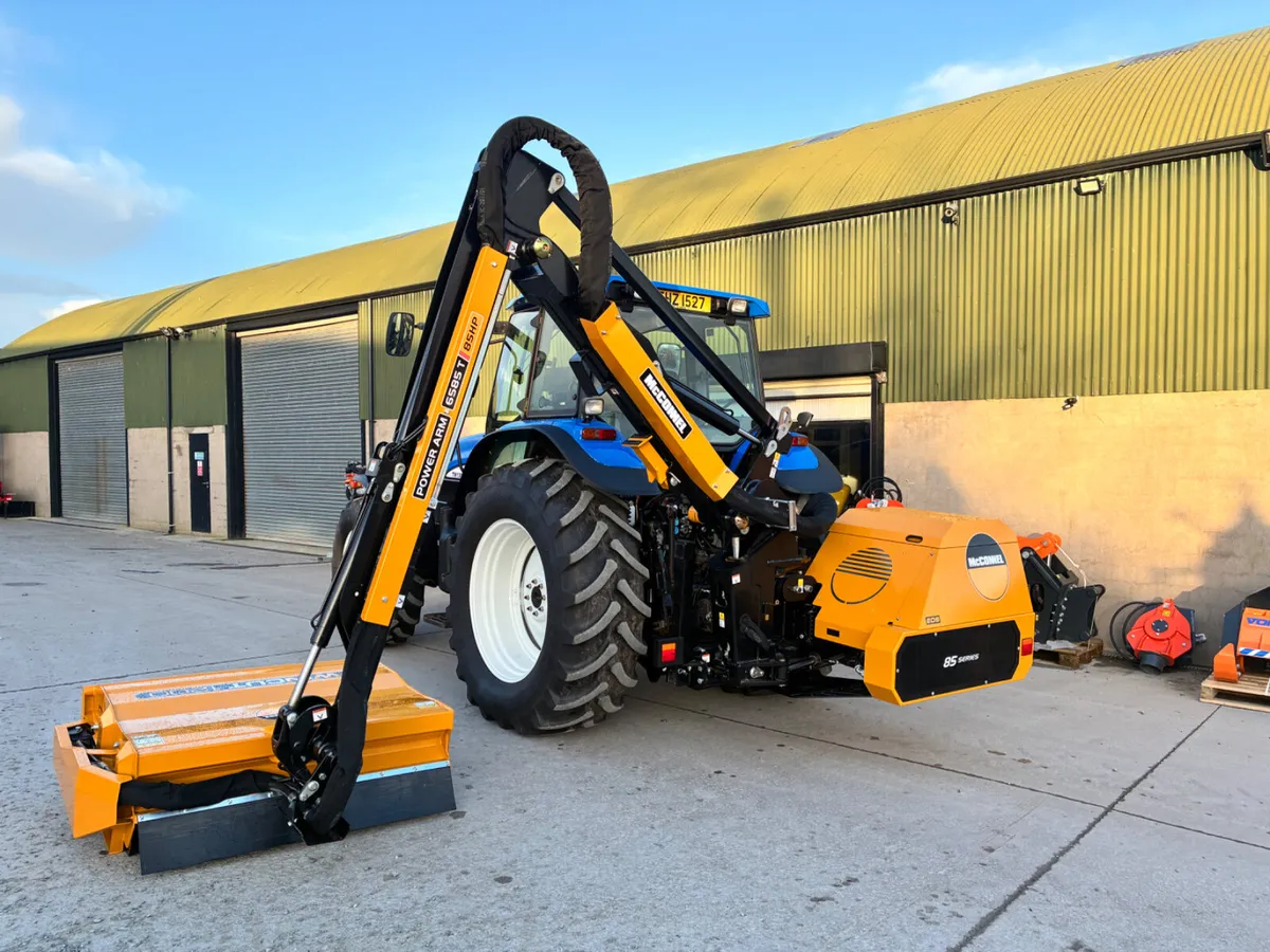 Mcconnel PA6585T Hedgecutter - Image 1