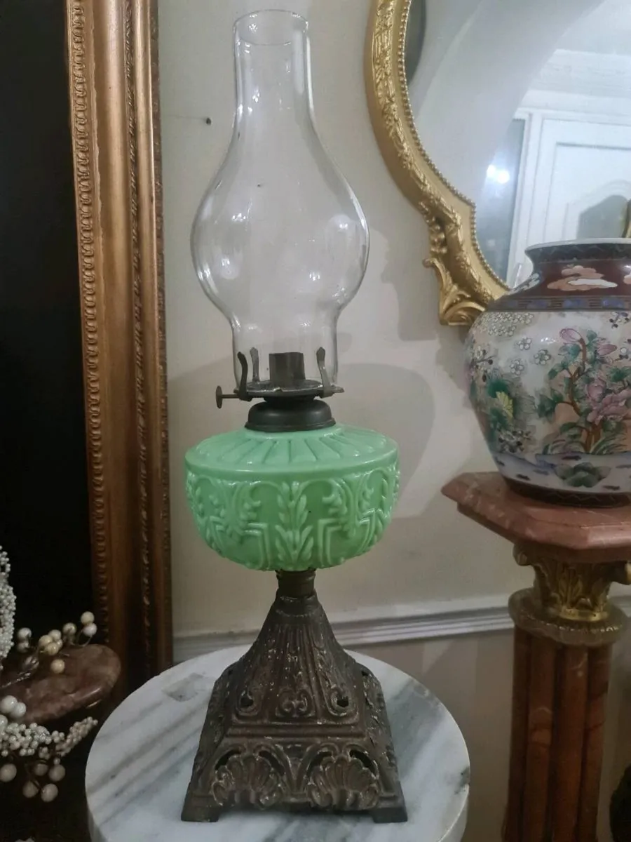 Antique oil lamps - Image 4