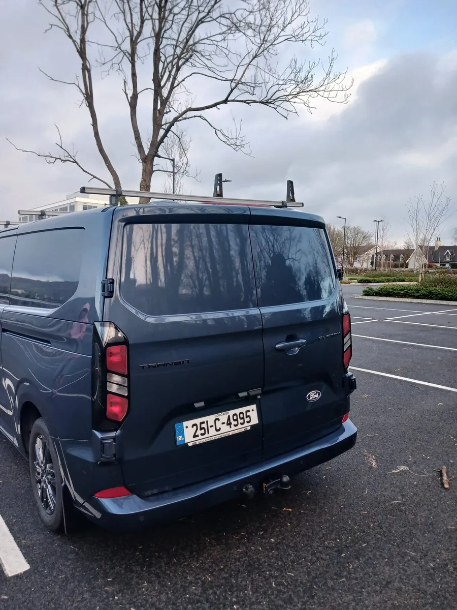 Ford Transit Custom TRANSIT CUSTOM LIMITED 150 HP - Image 3