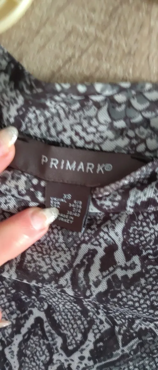 snake print high neck top never worn - Image 2