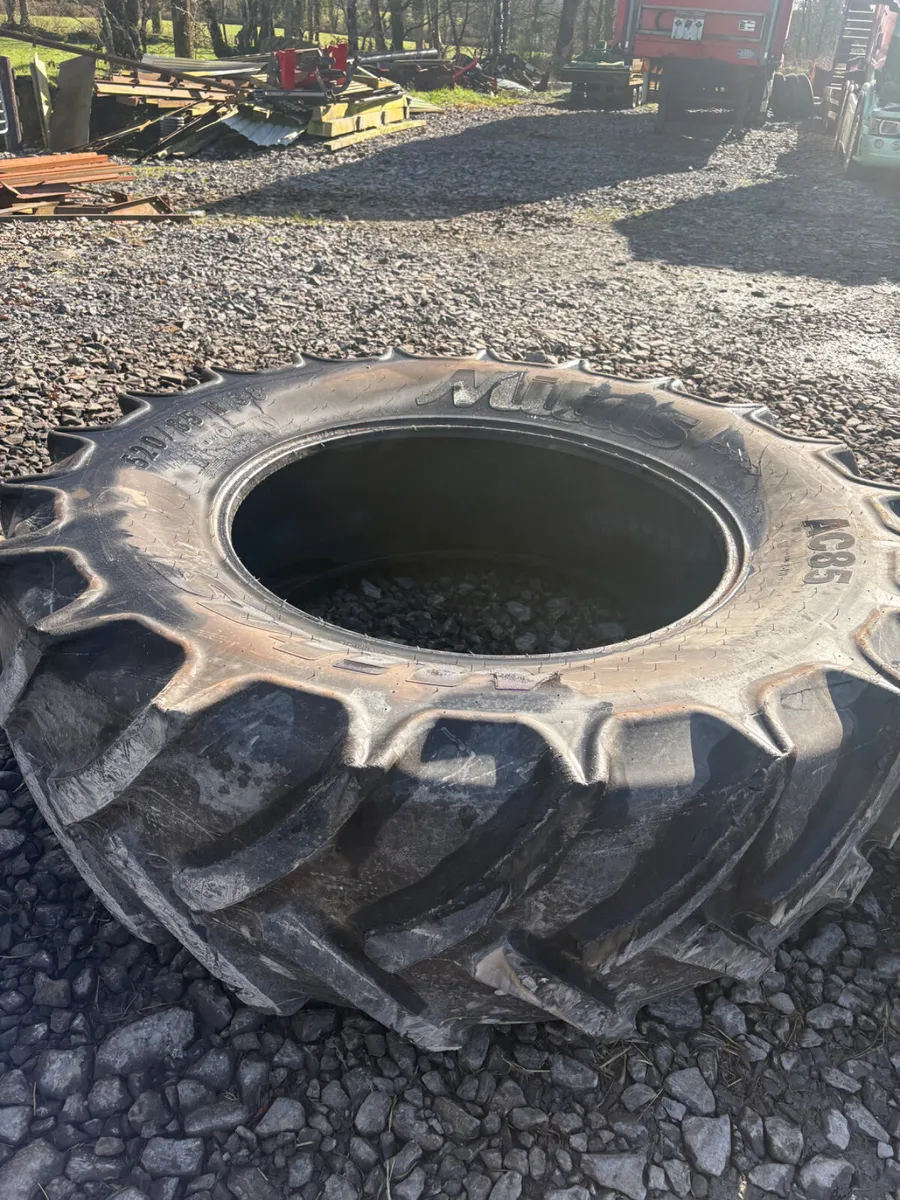 520 85 by 38 tractor tyres - Image 2