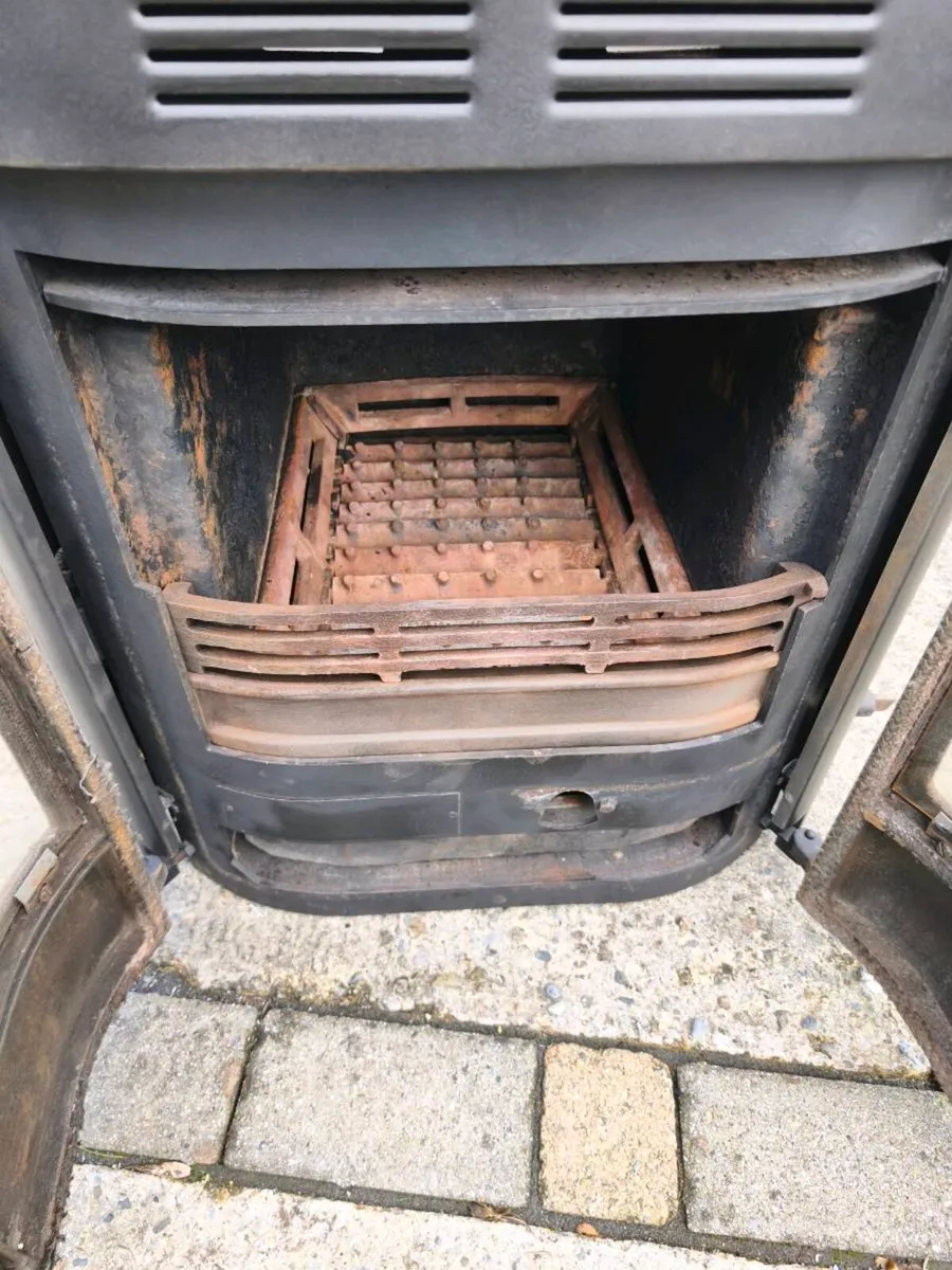 Charnwood insert stove with back boiler - Image 2