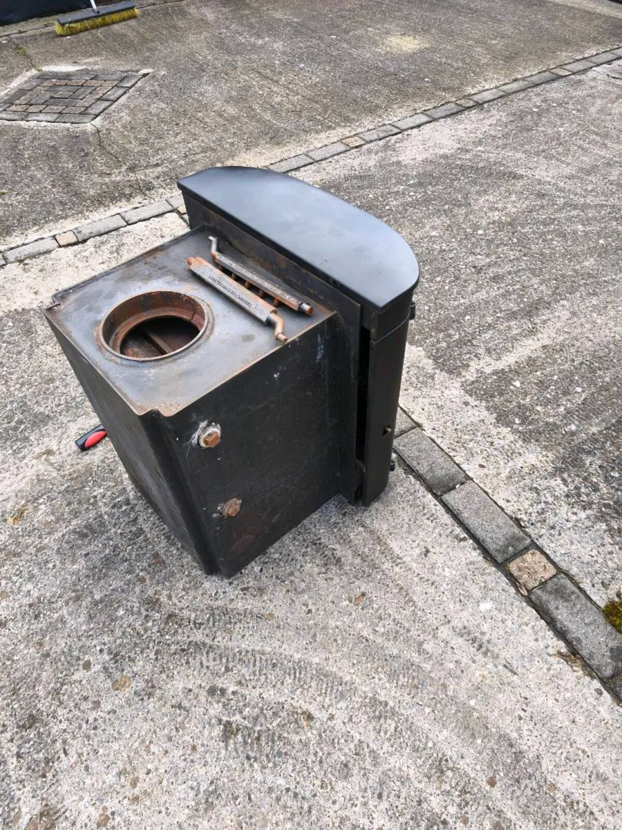 Charnwood insert stove with back boiler - Image 3